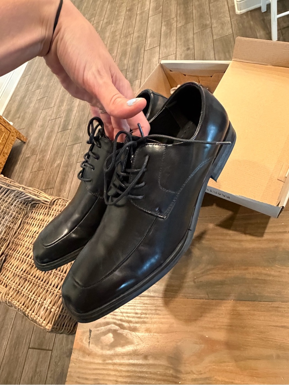 Kenneth Cole Black Leather Lace-Up Oxfords